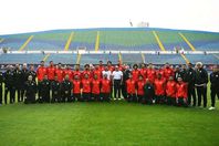 الرئيس وسط المنتخب