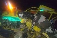 حادث تصادم سيارة إسعاف وشاحنة