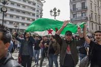 متظاهرون جزائريون
