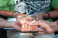 المخدرات والاعياد