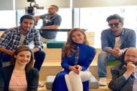 من الكواليس