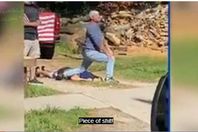 فيديو صادم لضابط أمريكي يسخر من وفاة «جورج فلويد»
