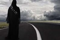 " موظفة ولدي راتب مجز".. سعودية فاتها الزواج تشعل مواقع التواصل