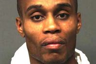 طفل عمره 5 سنوات يقود الشرطة إلى قاتل والدته