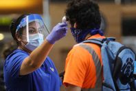 3 أعراض جديدة للإصابة بفيروس كورونا