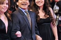 ابنتا «مارادونا» تلجآن إلى مقاضاته