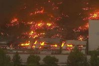 حريق مخزن امازون