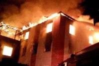 إخماد حريق نشب بأحد المنازل دون إصابات في الصف