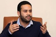 محمود بدر يهاجم أحد أهالي دائرته: «اسمي سيادة النائب يا بغل»