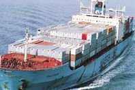 النيابة العامة تحقق للكشف عن أسباب احتراق حاوية بضائع