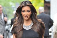 أول ظهور لـ"كيم كاردشيان" بعد الولادة