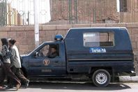 شرطة السياحة تضبط بائع متجول أثناء نصبه على السياح بالأقصر