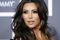 كيم كادرشيان تشعل مواقع التواصل بـ"نعي" مثير