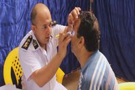 بالصور.. الشرطة تنظم قوافل طبية مجانية للمواطنين