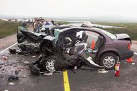 إصابة 3 نتيجة حادث سيارة على الطريق الدولي