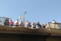 سقوط سيارة نقل من أعلى كوبري بوادي النطرون