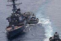 الناقلة التى اصطدمت بالسفينة