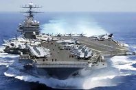 حاملة طائرات أمريكية