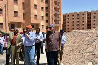 محافظ أسوان يتفققد لأعمال الجارية بمشروع إسكان الأوقاف