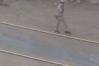 صور اطلاق قنابل سيلة للدموع علي المتظاهرين بمركز قفط