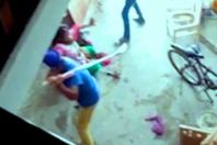 هندي يضرب زوجة أخيه