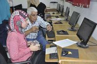 طلاب الثانوية العامة أثناء التنسيق الالكترونى للجامعات