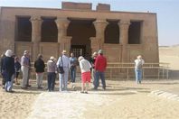 وفد فرنسي لزيارة تونا الجبل