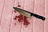 أب يخرج احشاء ابنه بسكين في الأقصر