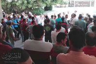 جانب من وقفة العمال داخل المصنع