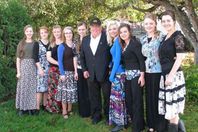 رجل تزوج 25 امرأة في وقت واحد