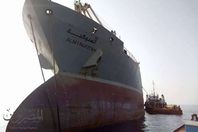 صورة مركب الباضع المعطلة بالقرب من سواحل سفاجا