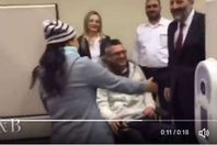 وزير داخلية اسرائيل  يرفض مصافحة امرأة