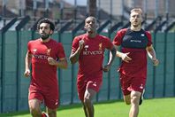 شاهد بالصور.. أول تدريب لـ محمد صلاح في ليفربول