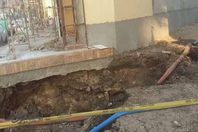 الرعب يجتاح أهالي قرية "محلة أبوعلي " بالغربية بسبب هبوط أرضي بسبب مياه الصرف الصحي