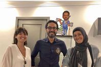 حلا شيحة وشقيقتها هنا