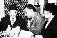 عبد الناصر ومرشد الإخوان حسن الهضيبي