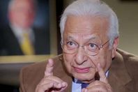 الأخوان وعكاشة