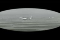 طائرة تهبط فجأة