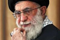 خامنئي له " خط ساخن" مع المهدي المنتظر