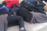 لاعبو منتخب زيمبابوي ينامون على الأرض