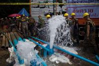 محاولات لإنقاذ أطفال الكهف