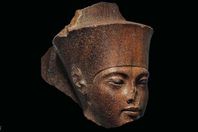 رأس تمثال توت عنخ آمون