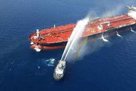 التحالف العربي يعلن إحباط استهداف سفينة تجارية بالبحر الأحمر