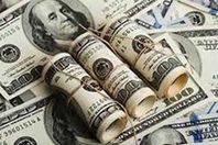 الدولار يعاود استقراره .. ويسجل هذا الرقم