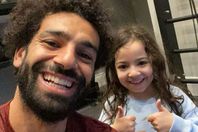 سيلفي جديد لصلاح مع ابنته مكة يشعل مواقع التواصل