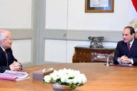 الرئيس والعصار