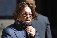 النجم «جوني ديب»: «أمبر هيرد» تبرزت على السرير