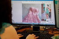 عودة بيع المقايضة علاج ومأكولات مقابل فساتين أطفال بدولة عربية