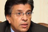 تغريدة مذيع الجزيرة تصيب خالد منتصر بالرعب