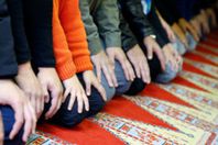 مدرسة ألمانية تمنع سجاجيد الصلاة باعتبارها مستفزة